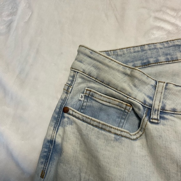 JUDY BLUE High Waist Bleached Slim Fit Jeans - Picture 9 of 9